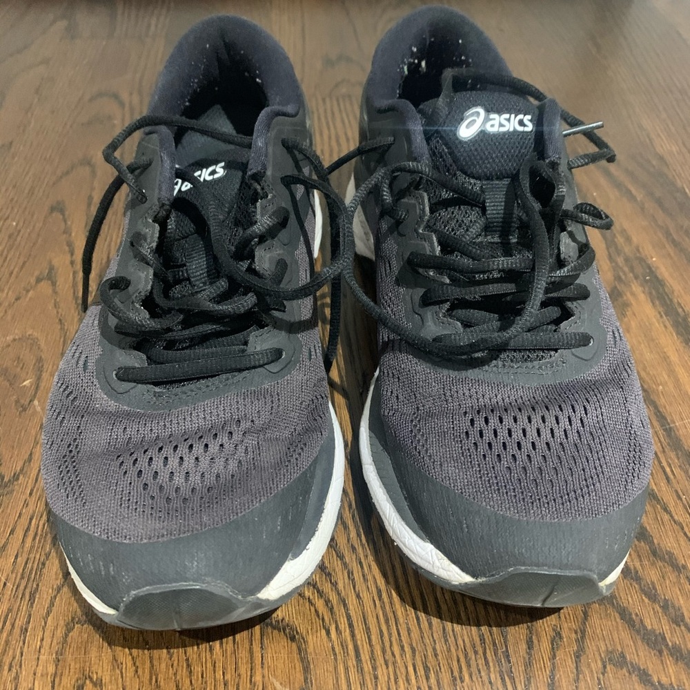 EUC ASICS gel Kayano women’s size 10 black